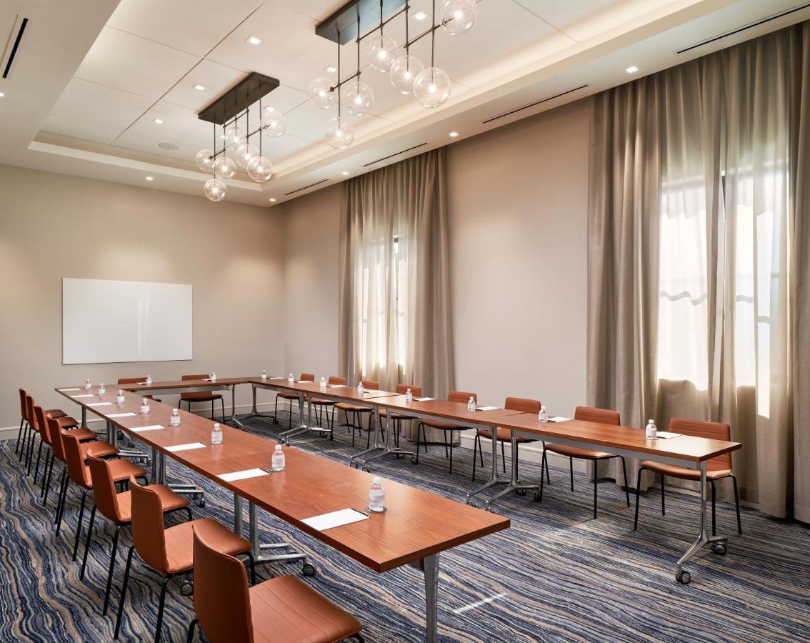Thesis Hotel Miami Coral Gables, Curio Collection By Hilton Exteriör bild