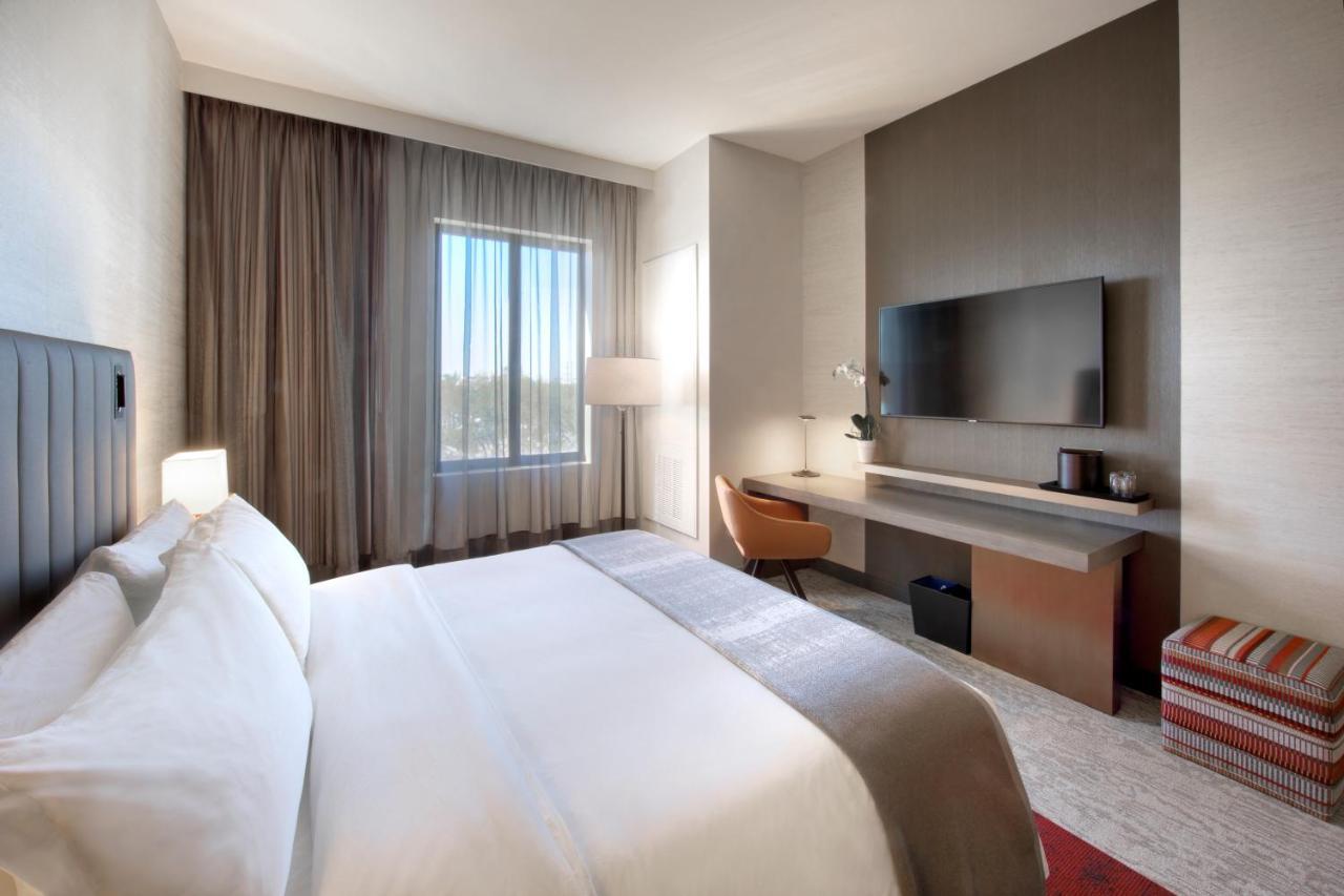 Thesis Hotel Miami Coral Gables, Curio Collection By Hilton Exteriör bild
