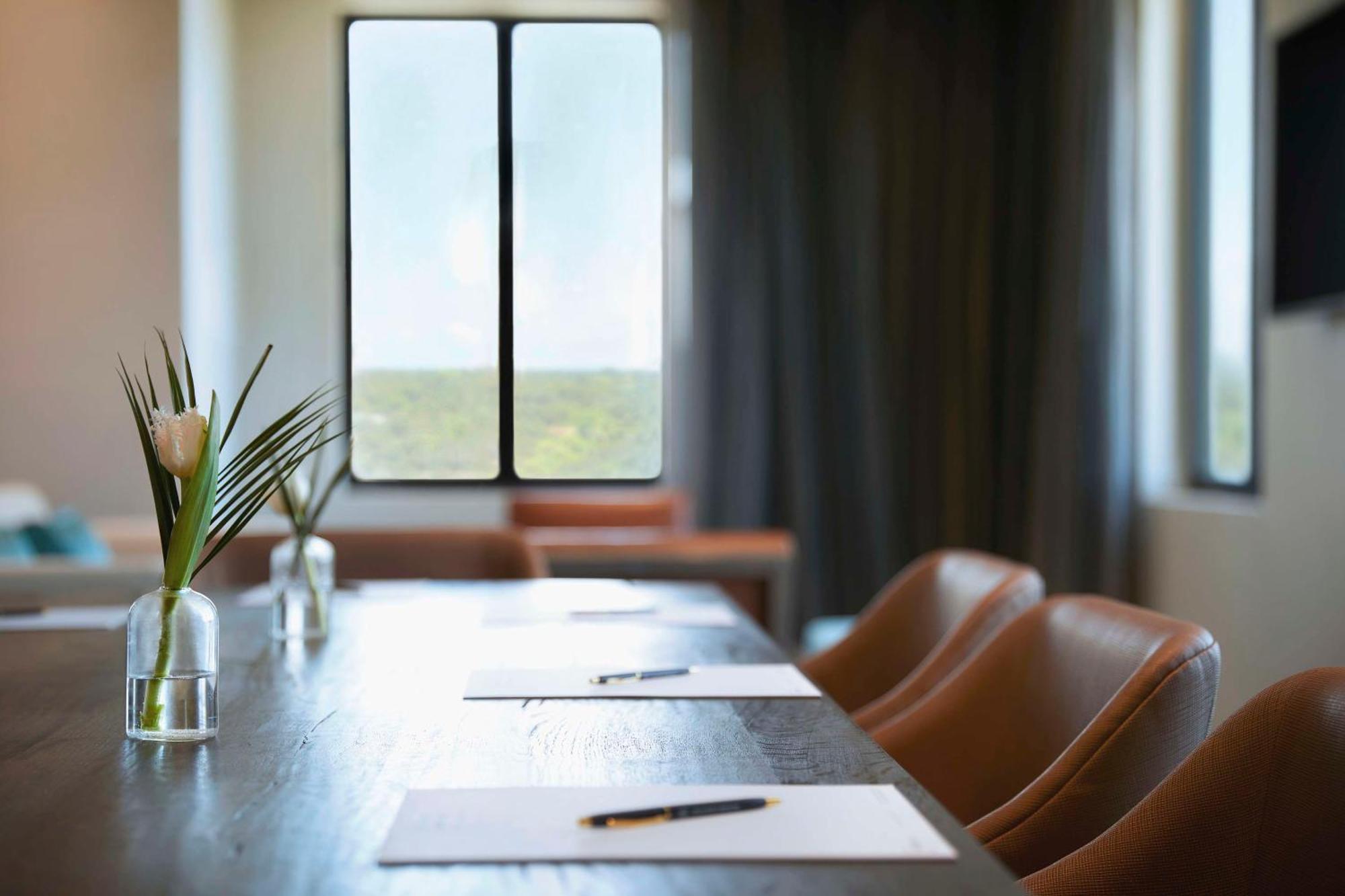 Thesis Hotel Miami Coral Gables, Curio Collection By Hilton Exteriör bild