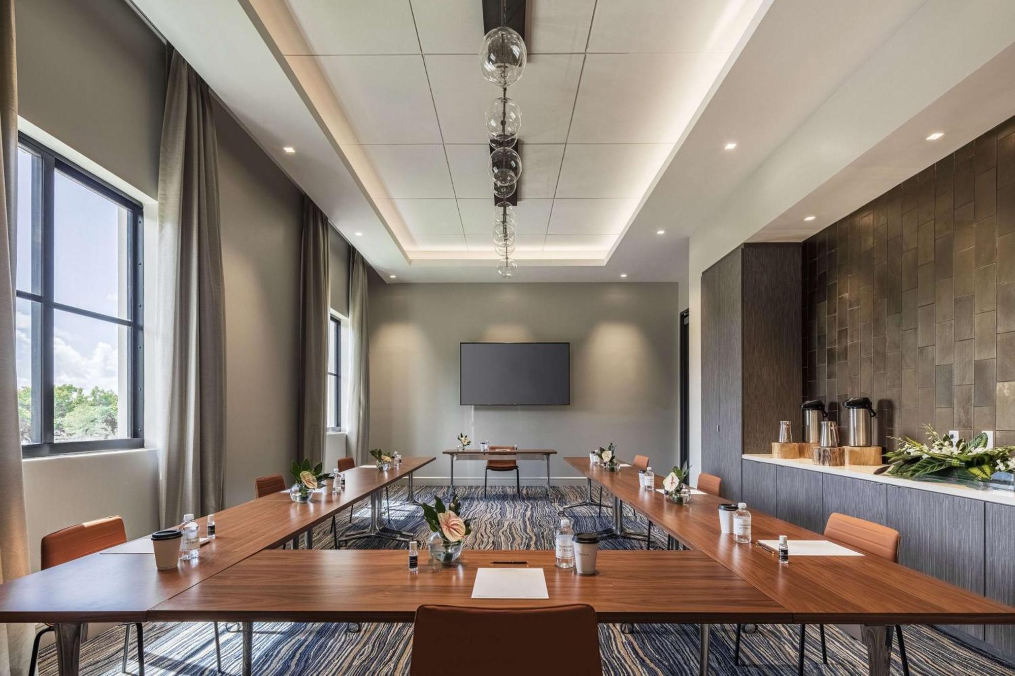 Thesis Hotel Miami Coral Gables, Curio Collection By Hilton Exteriör bild