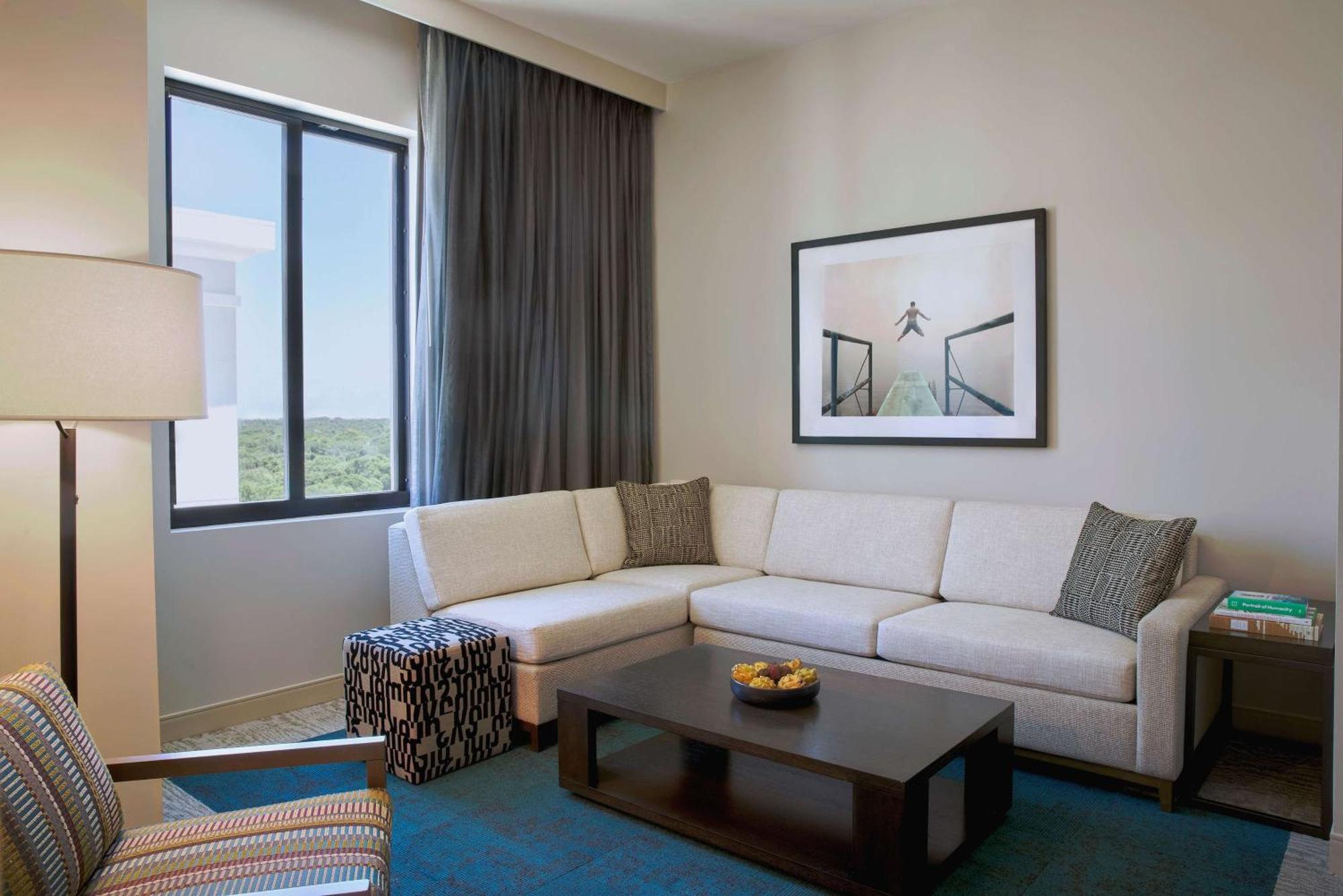 Thesis Hotel Miami Coral Gables, Curio Collection By Hilton Exteriör bild