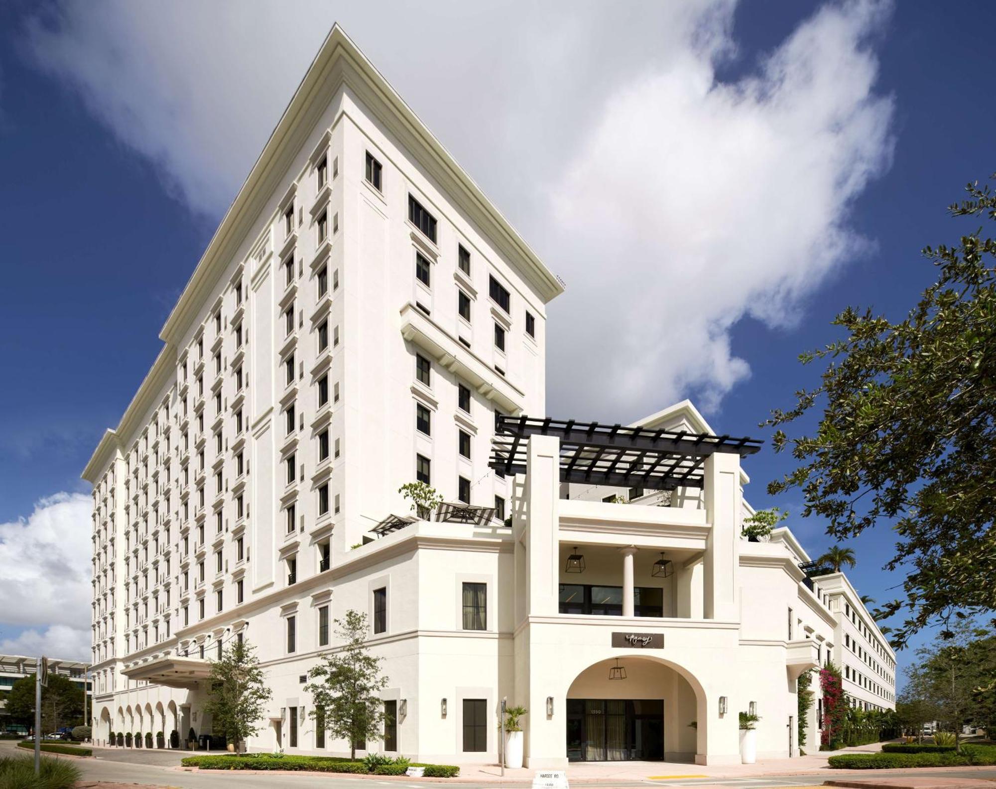 Thesis Hotel Miami Coral Gables, Curio Collection By Hilton Exteriör bild