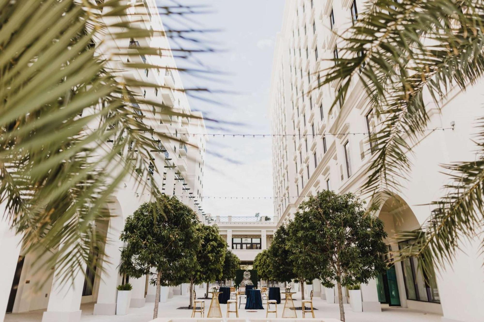 Thesis Hotel Miami Coral Gables, Curio Collection By Hilton Exteriör bild