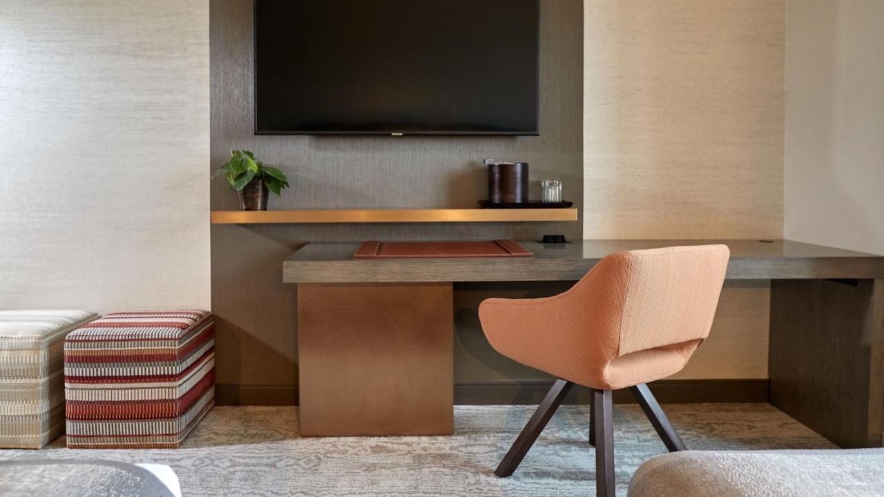 Thesis Hotel Miami Coral Gables, Curio Collection By Hilton Exteriör bild